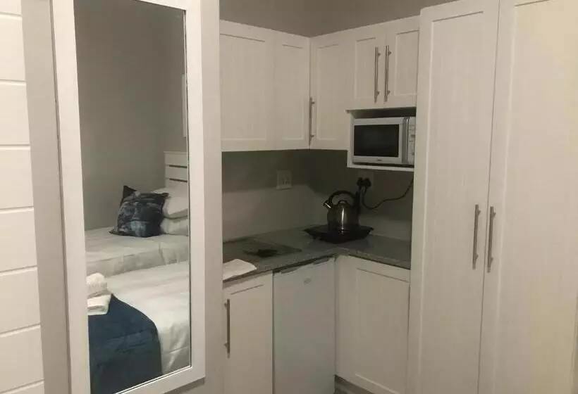 Majatalo La Liberté Freedom To Be