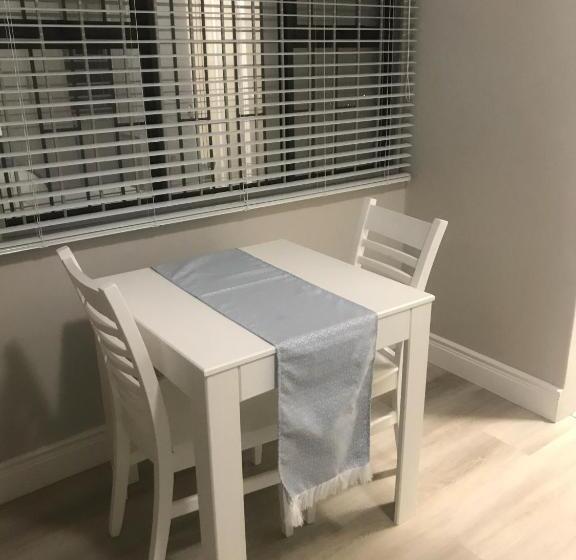 بنسيون La Liberté Freedom To Be