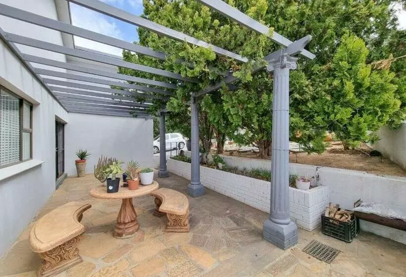 Majatalo La Liberté Freedom To Be