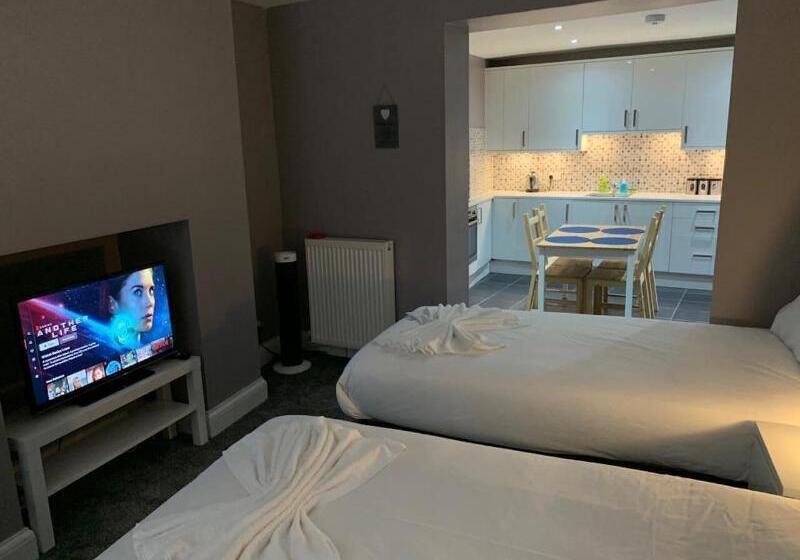 بنسيون Eurostar Budget Rooms   Next To Kings Cross & Eurostar Train Station