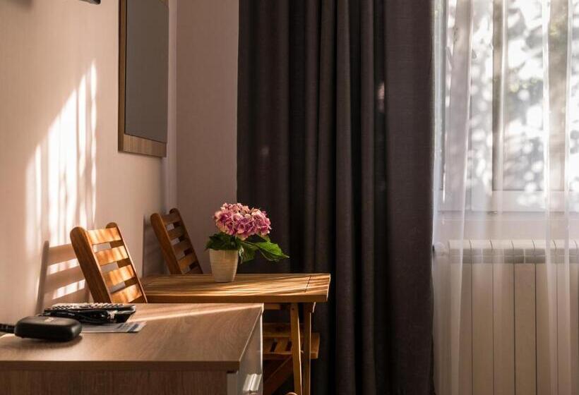 פנסיון Simada Green Guest House