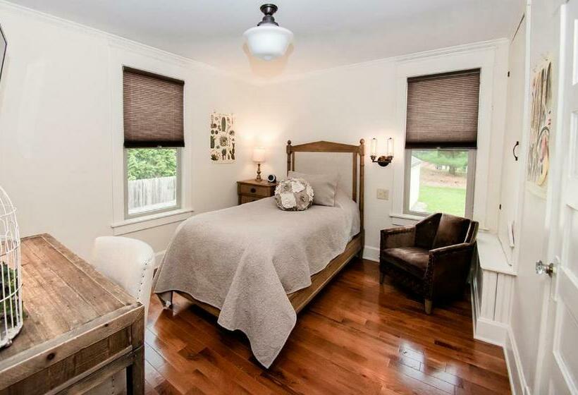 ペンション Studio 555