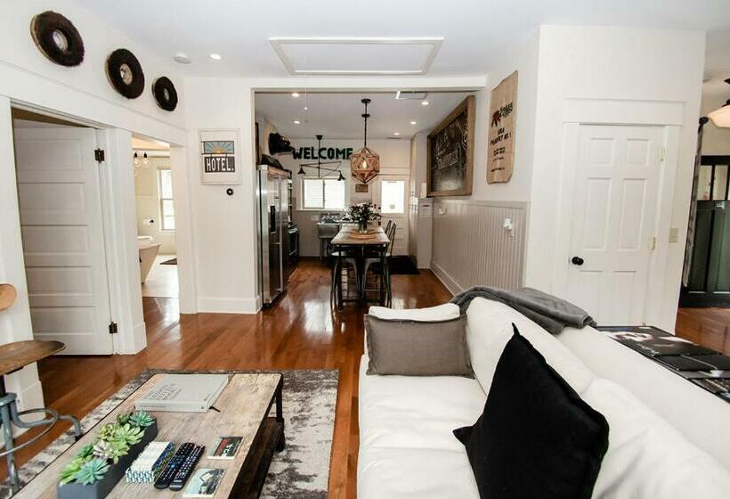 ペンション Studio 555