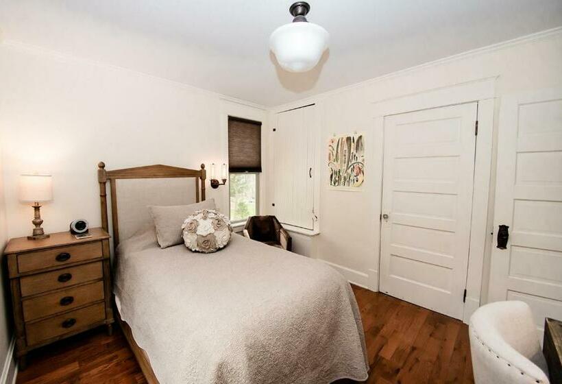 ペンション Studio 555