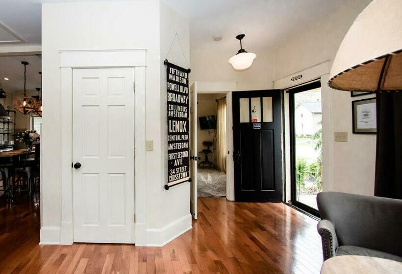 ペンション Studio 555