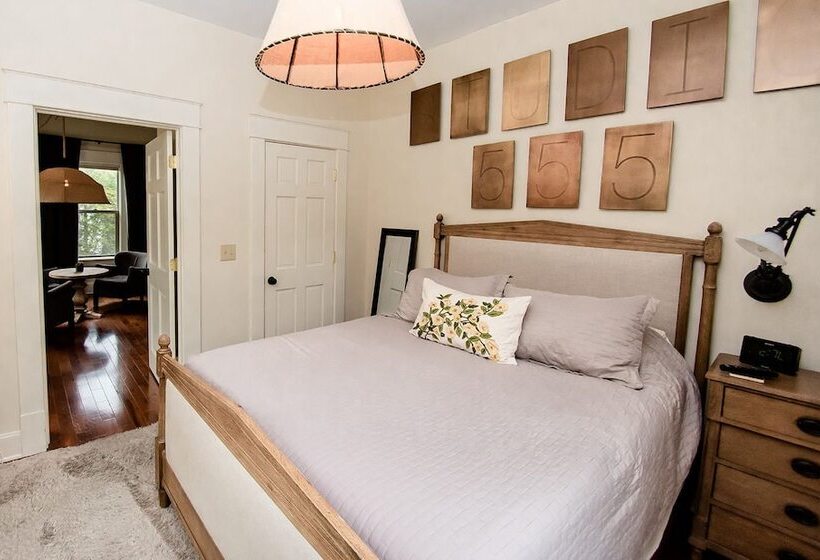 ペンション Studio 555