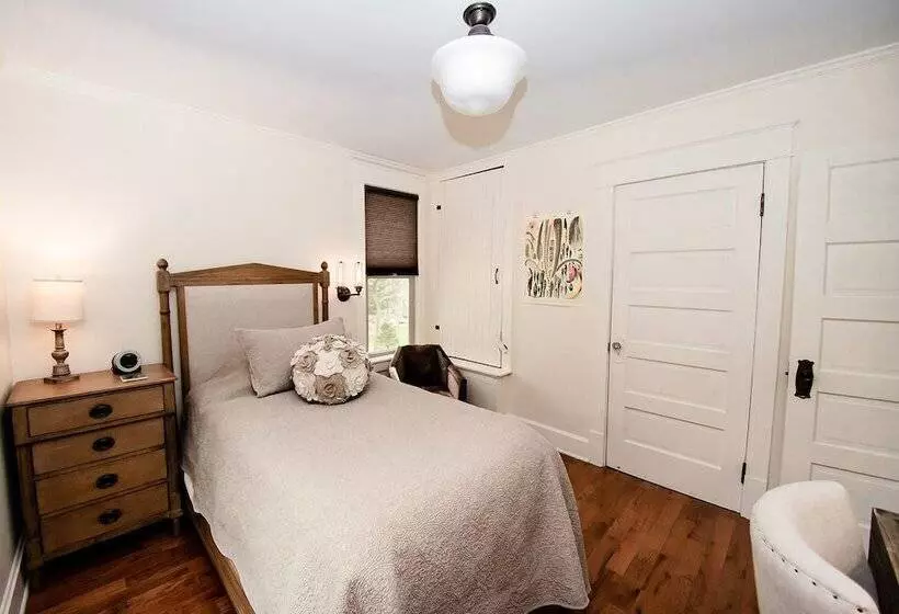 ペンション Studio 555