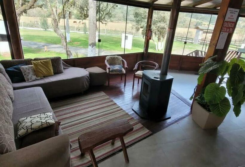 Majatalo Vale Da Geada