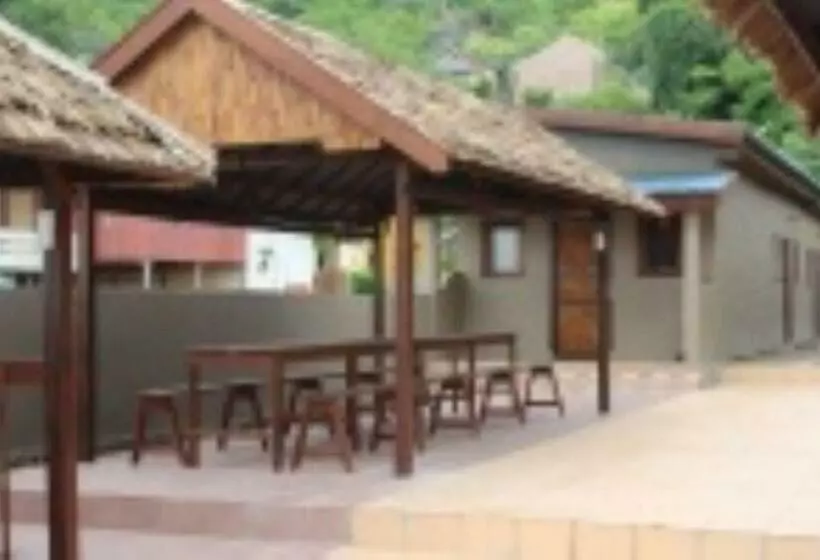 ペンション Villa Panrangluhu