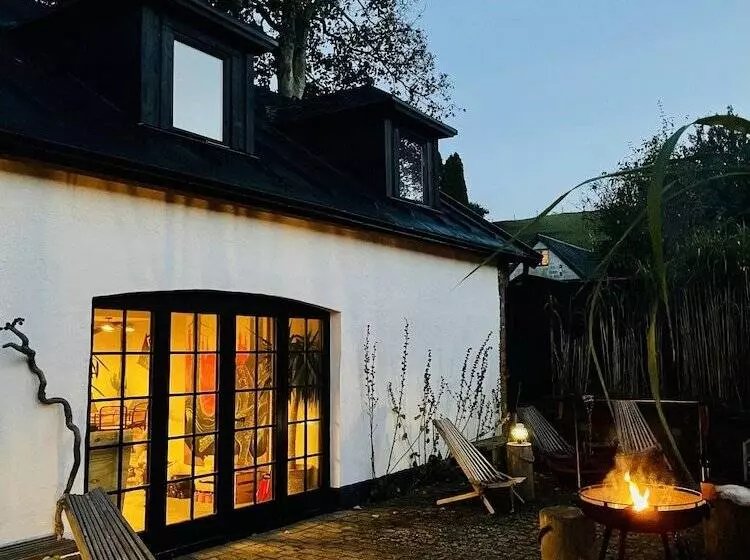 Retkeilymaja Kåseberga Hideout