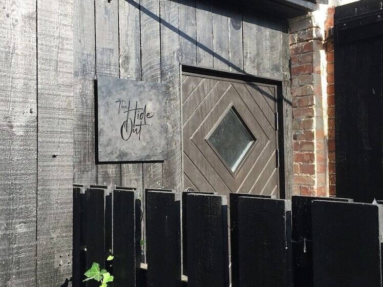 הוסטל Kåseberga Hideout