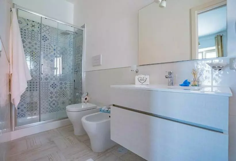 تختخواب و صبحانه Bebcatia