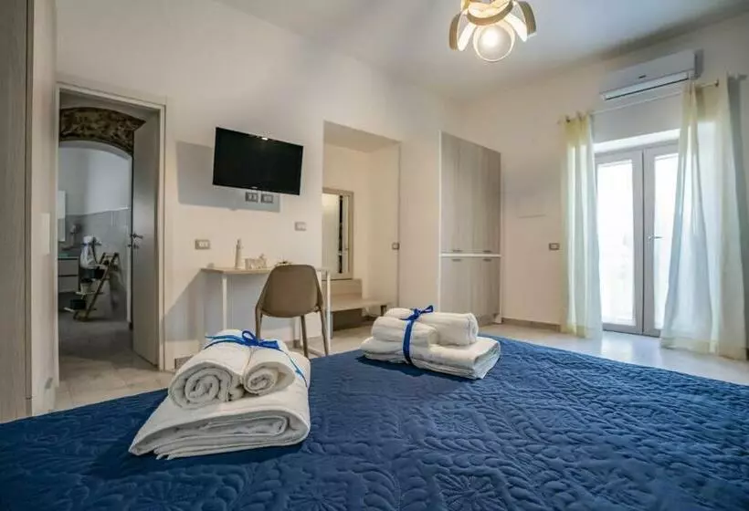 تختخواب و صبحانه Bebcatia