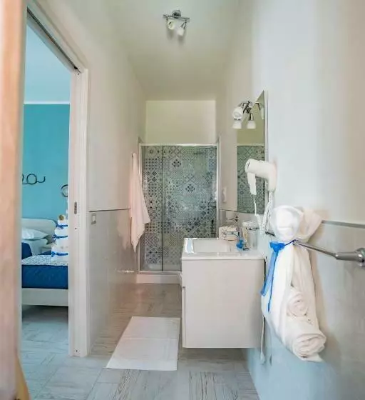 تختخواب و صبحانه Bebcatia