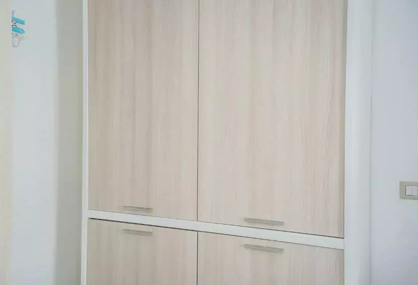 تختخواب و صبحانه Bebcatia