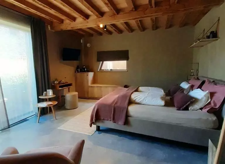 Aamiaismajoitus (B&B) Boerderaaj