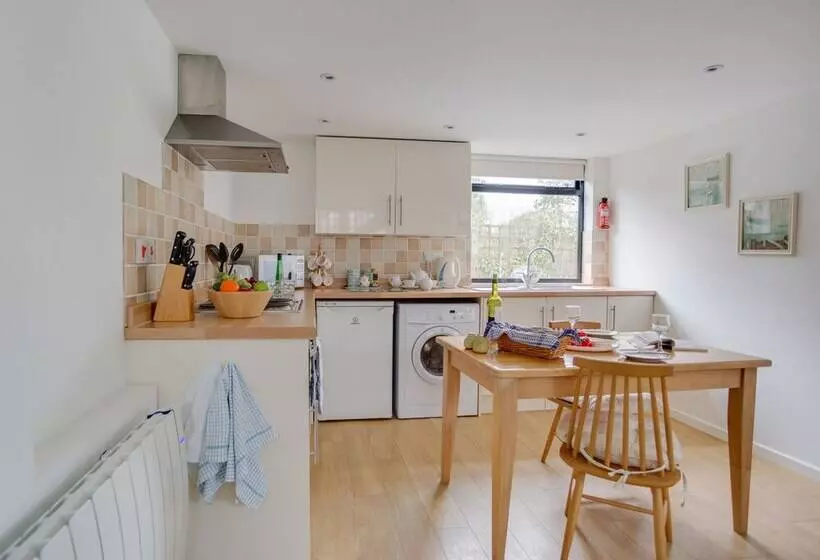 ベッドアンドブレックファースト Guest Suite At 31 Little England