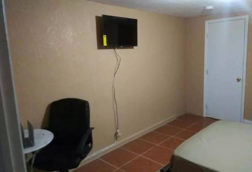 Majatalo Bon Soleil Stadium Guesthome