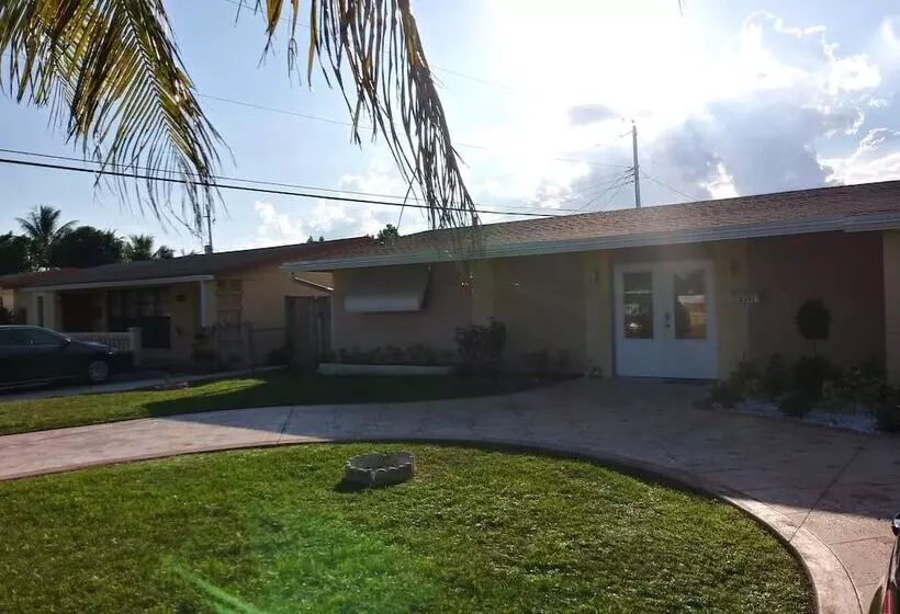 Majatalo Bon Soleil Stadium Guesthome