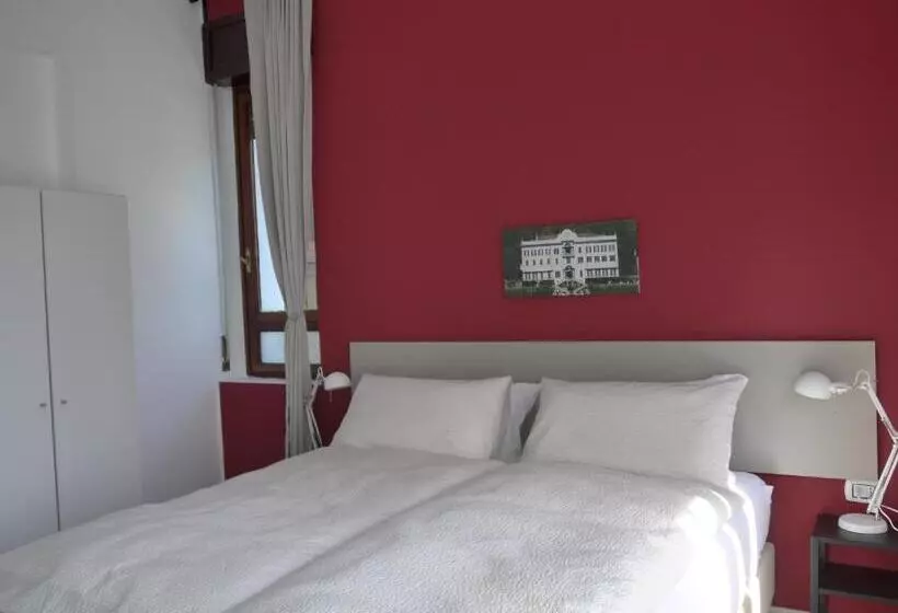 ペンション La Tana Rooms