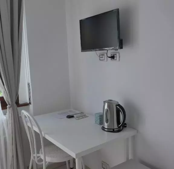 ペンション La Tana Rooms
