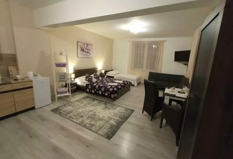 تختخواب و صبحانه Monato