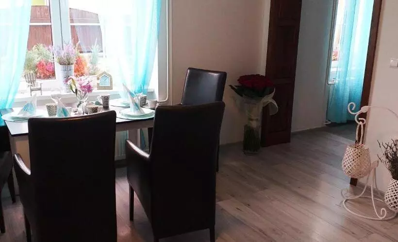 تختخواب و صبحانه Monato