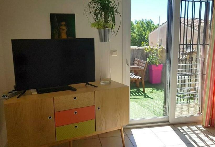 Gîte Urbain Les Jardins De La Meyne