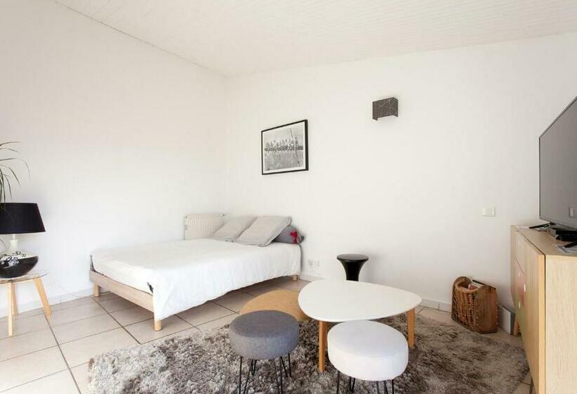 Gîte Urbain Les Jardins De La Meyne