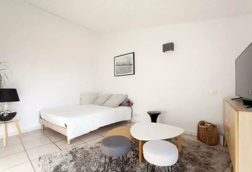 Gîte Urbain Les Jardins De La Meyne