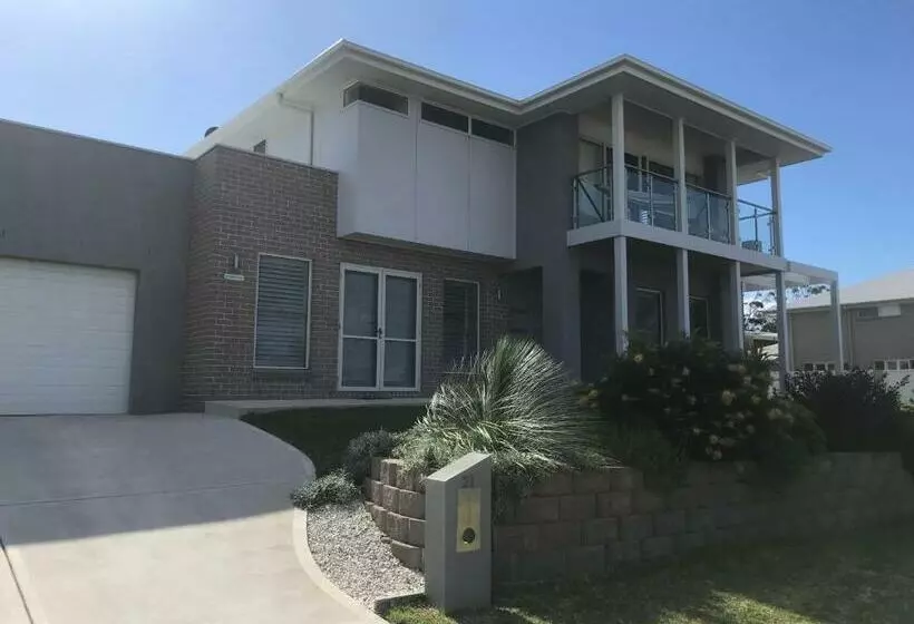 ペンション Broughton Views