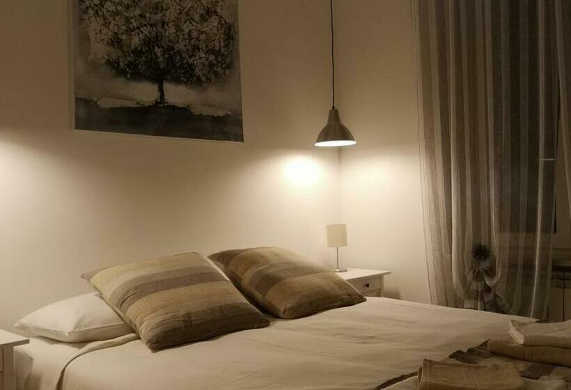 پانسیون Julia Affittacamere