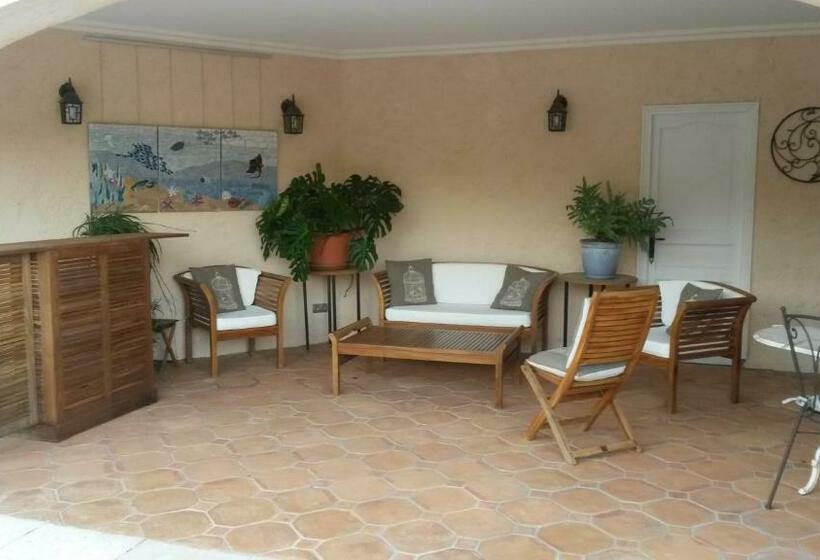 ペンション La Grimaudière