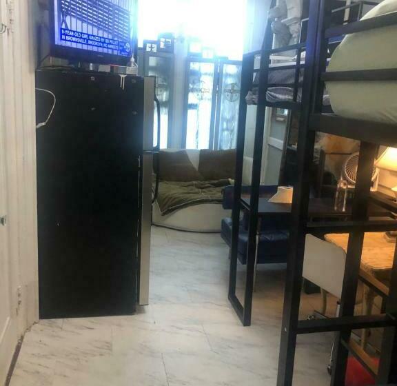 Пансион Private Room In Manhattan