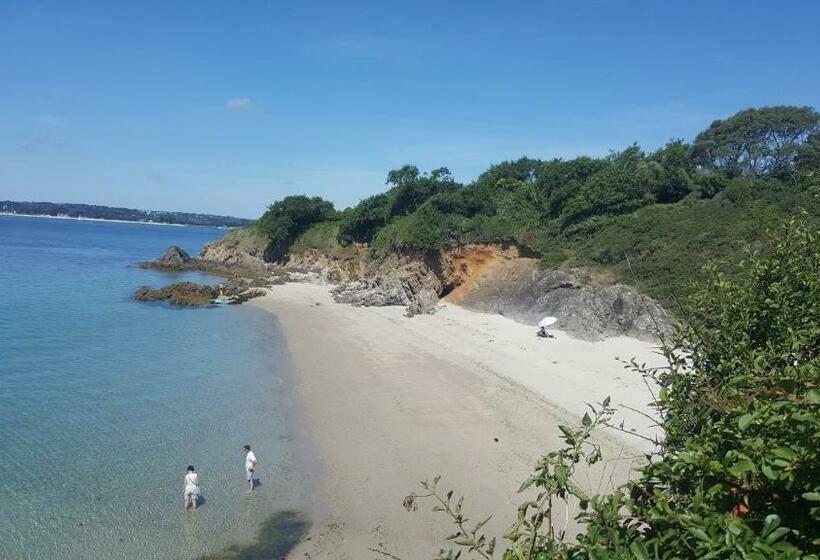 تختخواب و صبحانه Chambre D Hote Les Iles Concarneau