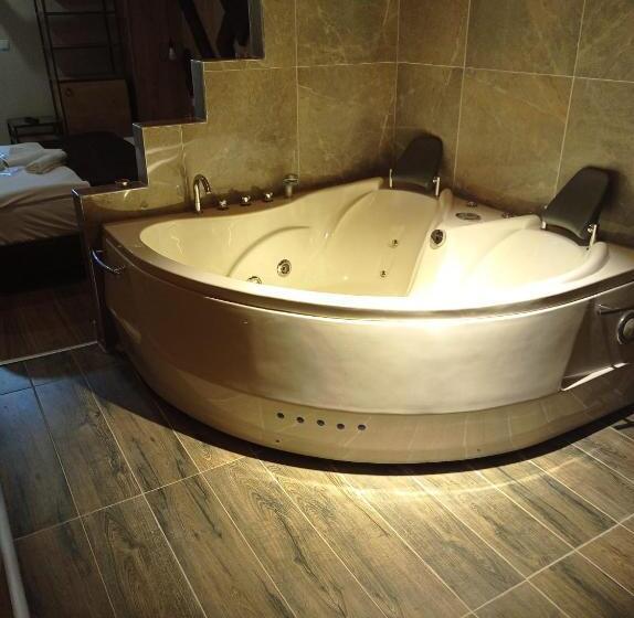 צימר Lily Airport Otel