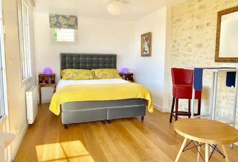 ベッドアンドブレックファースト Villa Kahlo Omaha Beach