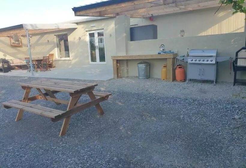 ホテル Glasson Glamping Farm