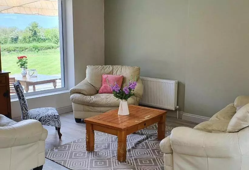ホテル Glasson Glamping Farm