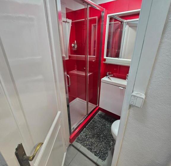 پانسیون Almirante Guesthouse