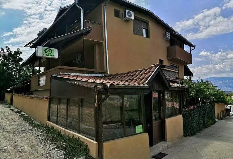 Majatalo Bali Petrich