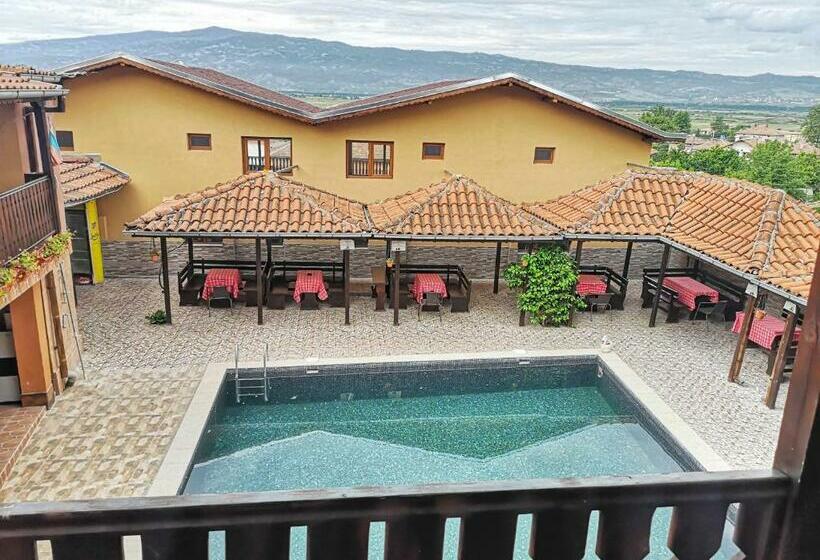 بنسيون Bali Petrich