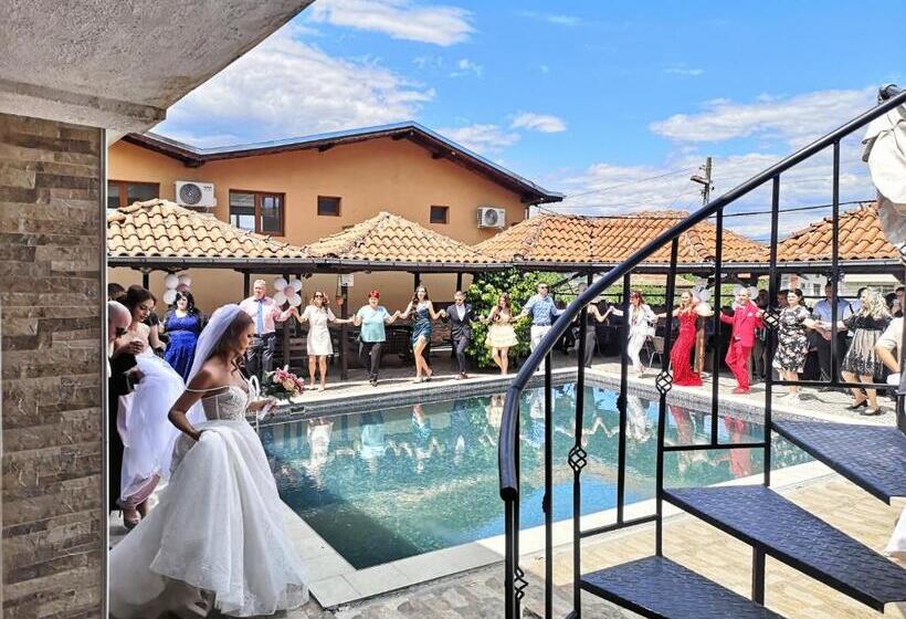 بنسيون Bali Petrich