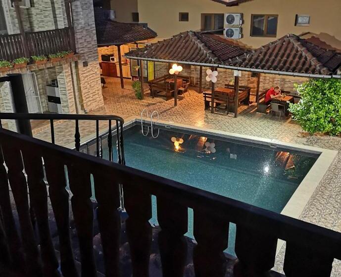 بنسيون Bali Petrich