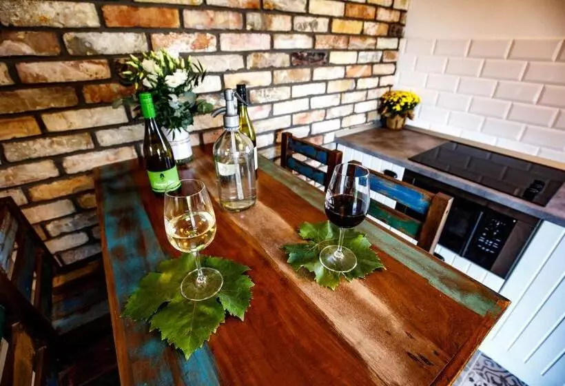 ペンション Borárium Vendégházak  Néró Ház