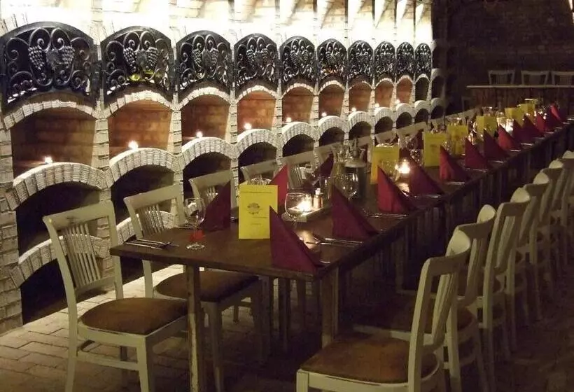 ペンション Borárium Vendégházak  Néró Ház