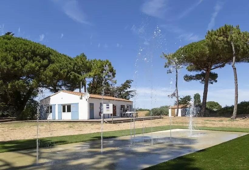 Domaine Résidentiel De Plein Air Odalys Tamarins Plage