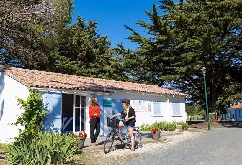 Domaine Résidentiel De Plein Air Odalys Tamarins Plage