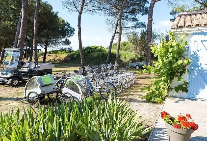 Domaine Résidentiel De Plein Air Odalys Tamarins Plage