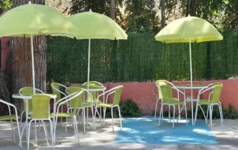 مسافرخانه C&h Aravaca Garden